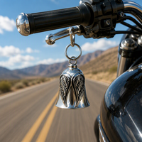 Clochette de protection en forme d'aile d'ange personnalisée, clochette Gremlin en métal multicolore, pendentif porte-bonheur pour motard, cadeau pour motard