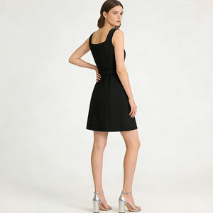 Mini vestido negro sin mangas con cuello cuadrado para mujer |   Vestido de Trabajo Estructurado en Línea A con Bolsillos Laterales (Tela/Color Personalizable) - Product Image 5