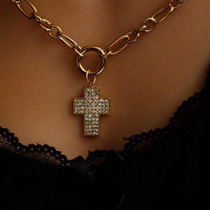 Collana YF5230 con Ciondolo a Croce in Zircone di Alta Qualità, Placcata in Oro 18K, Impermeabile, in Acciaio Inossidabile - Product Image 4