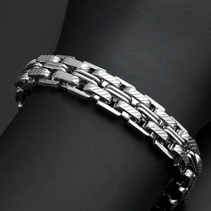 Fabricante de Joyería Personalizada, Pulseras de Acero Inoxidable para Hombre, Diseños de Joyería de Última Moda, Revestimiento de Titanio, Nunca se Desvanece - Product Image 5