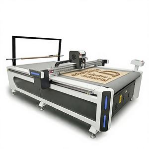 Machine de découpe de papier à couteau oscillant CNC REMEYA, table à vide zonée, zone de travail 1600x2500mm, capacité 100m/min pour la publicité - Product Image 1