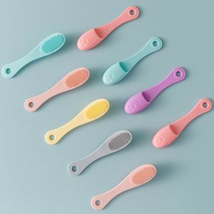 Brosse nettoyante faciale en silicone pour points noirs et boutons, à poils doux, pour le nettoyage des ailes du nez et des pores, avec embouts de doigt - Product Image 1