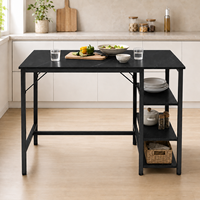 Table de cuisine moderne avec étagères latérales de rangement, plan de travail aspect marbre pour la salle à manger et la préparation des repas