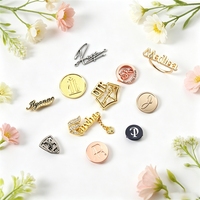 Épingles à revers et broches personnalisées avec logo du fabricant, émail dur et souple avec aimant, design personnalisé pour vêtements