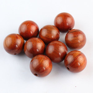 ลูกปัดไม้จันทน์แดงใบเล็ก ขนาด 20 มม. ขัดเงา สำหรับทำเครื่องประดับ DIY - Product Image 1