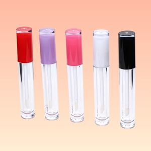 Stock de ventes directes d'usine de haute qualité en gros Tubes de brillant à lèvres transparents d'une capacité de 5ml - Product Image 1