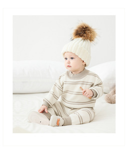 Set di 2 Pezzi per Neonati: Maglione e Pantaloni Sportivi in Cotone Pettinato, Maniche Lunghe, Collo a V, Unisex, a Righe, per Autunno e Inverno - Product Image 4