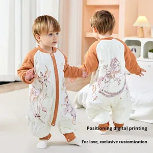 Sac de couchage/combinaison matelassé en coton imprimé 60g pour enfants, à <span class=keywords><strong>jambes</strong></span> séparées, en fibre thermostique, <span class=keywords><strong>avec</strong></span> fermeture éclair métallique YKK, épaissi pour le printemps, pour bébé, ODM - Product Image 3