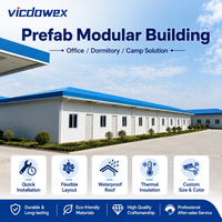 Maison préfabriquée de luxe en forme de T pour chantier de construction, panneau sandwich en acier, isolation thermique, ignifuge