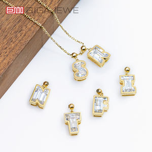 गिगाजेवे कस्टम वर्णमाला A-Z कटा हुआ सफेद <span class=keywords><strong>d</strong></span> रंग हस्तनिर्मित पत्र कट मोइससानाइट ठोस सोना 9k/14k/18k/18k पेलेंट हार - Product Image 5