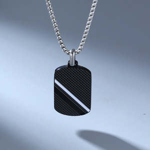 Collier pendentif géométrique en acier inoxydable personnalisé avec gravure de nom, modèle 2026, pour hommes, vente en gros fabricant - Product Image 6