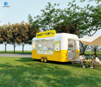 Remorque alimentaire mobile personnalisée en acier jaune et blanc, avec panneau publicitaire remorquable, design moderne, forme rectangulaire, pour extérieur de villa