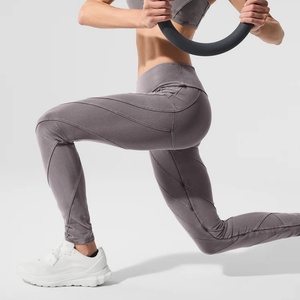 Leggings de yoga et d'équitation grande taille personnalisables, respirants, écologiques, à haute élasticité, à séchage rapide, à motif écossais, pour la vente en gros - Product Image 4