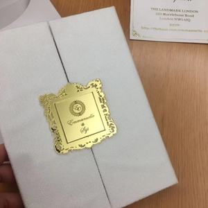 Caja de Lujo para <span class=keywords><strong>Invitaciones</strong></span> de <span class=keywords><strong>Boda</strong></span>, Diseño Real Dorado, Impresión Acrílica Personalizada con Bronceado - Product Image 6