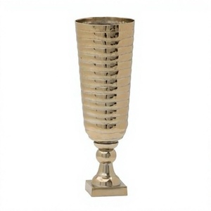 Jarrón Moderno Artesanal Hecho a Mano para Decoración Elegante del Hogar, Adorno Único para Sala de Estar, Oficina y Arreglos Florales - Product Image 1