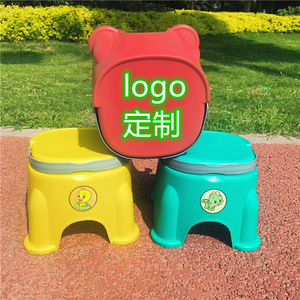 Tabouret portable en plastique pour enfants, siège d'extérieur épaissi avec poignée, couleurs rouge, jaune, vert, 23x22cm - Product Image 2