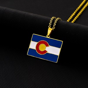 Collier pendentif drapeau de l'État de Hawaï en acier inoxydable plaqué or, collier chaîne drapeau des États-Unis en émail coloré, bijoux patriotiques - Product Image 3