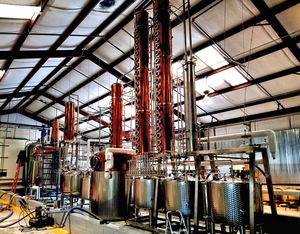 Alambic à colonne haute performance DYE 4000L pour spiritueux neutres, vodka et gin - Installation de distillerie commerciale - Product Image 4