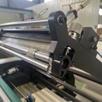 Enrouleur de refendage de papier de rouleau jumbo thermique efficace Contrôle PLC Opération automatique Haute vitesse 180 m/min pour le traitement du papier