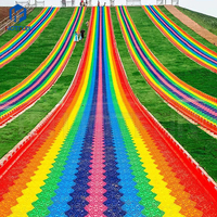 Vente flash Nouvelle glissoire en plastique arc-en-ciel, manège coloré populaire, manège amusant pour parc d'attractions, manèges non motorisés