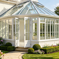 Invernadero de Jardín con Estructura de Aluminio Estilo Victoriano Blanco, con Ventilación y Claraboya, para Patio Trasero de Villa