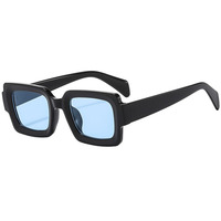 Lunettes de soleil carrées à lentilles acryliques UV400 Y2K inspirées de la mode par Glazzy Designer Style PC Frame pour une utilisation extérieure de décoration solaire