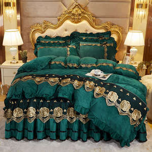 Ensemble de literie de mariage avec étiquette brodée de luxe couette confortable avec rembourrage en coton housse de couette jupes de lit draps couette matelassée - Product Image 2