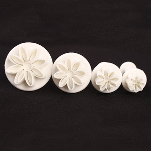 Usine Pas Cher Alimentaire En Plastique 4pcs Marguerite Forme DIY Décoration De Gâteau Pâte Argile Plongeur Cookie Cutter Set Moule - Product Image 3