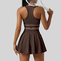 Ensemble jupe de tennis taille haute personnalisée et vêtements de pickleball respirants avec soutien-gorge de sport intégré et coussinet de poitrine pour femmes