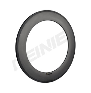 Paire <span class=keywords><strong>de</strong></span> roues 700c en fibre <span class=keywords><strong>de</strong></span> carbone <span class=keywords><strong>de</strong></span> qualité supérieure pour vélos <span class=keywords><strong>de</strong></span> route pneu <span class=keywords><strong>de</strong></span> frein sur jante et engrenage fixe compatible - Product Image 2