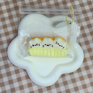 กล่องนมถั่วเหลืองขนาด 7.5 ซม. พร้อมของเล่นบีบแมวน่ารัก บรรเทาความเครียด ของขวัญสำหรับเด็กและผู้ใหญ่ อาหารจำลองคลายเครียด - Product Image 3