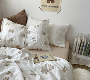 <strong>Teddy</strong> <strong>Duvet</strong> <strong>Cover</strong> / White + Beige - Product Image 4