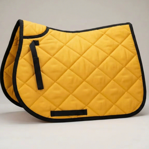 Manta de Silla de Montar Acolchada de Diamantes Duradera con Ajuste Contorneado, Transpirable, Ecológica y con Logotipo Personalizado para Equitación - Product Image 1