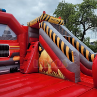 Château gonflable de pompiers avec toboggan, château gonflable de pompiers, combinaison de château gonflable et de toboggan, château gonflable de pompier