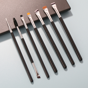 Ensemble de 7 pinceaux à sourcils synthétiques IPRESTA avec manche en aluminium pour le maquillage du visage et <span class=keywords><strong>des</strong></span> yeux - Kit <span class=keywords><strong>des</strong></span> artistes - Product Image 6