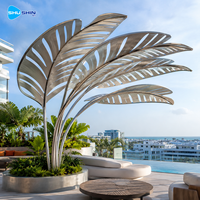 Abri solaire extérieur en acier inoxydable durable, sculpture en forme de grande feuille tropicale, pour hôtels, complexes hôteliers, piscines, villas et jardins