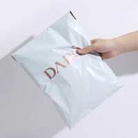 Emballages personnalisés compostables pour l'expédition de vêtements, enveloppes biodégradables pour vêtements, sacs d'expédition en polymailers plastiques