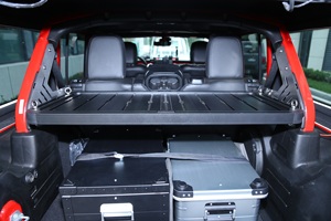 Porte-bagages intérieur léger, robuste et facile à installer sur la zone de chargement arrière pour Jeep Wrangler - Product Image 3