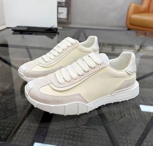 Calzado Deportivo DGG Cómodo y Versátil (para Hombre y Mujer), Híbrido de Cuero Sintético y Nailon, Suela de Goma - Product Image 1