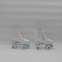 Yijiu ABEC-7 patins à roulettes pour enfants OEM solides avec lampe semelle extérieure en PVC chaussures de skate à 4 roues pour patineurs de 3 ans