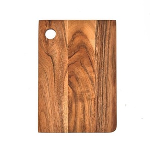 Tabla de Cortar de Madera de Estilo Tradicional para Uso Doméstico y en Restaurantes, Tabla de Cortar de Madera con Bordes Lisos y Acabado Fino - Product Image 3