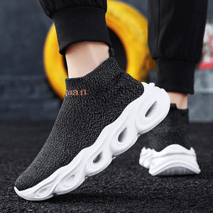 Chaussures mi-hautes pour hommes, épaisses et respirantes, pour l'automne et l'hiver, nouvelles chaussures de sport légères à semelle épaisse - Product Image 1