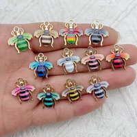 Pendentifs Cadeaux d'Halloween et de Noël, Abeilles, Boissons, Pandas, Créatures Marines, Guitare, Poissons pour le Marché Européen et Américain