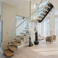 Escalier en bois résidentiel avec poutre centrale en acier et finition satinée, design moderne