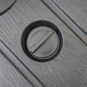 Base de paraguas en voladizo para <span class=keywords><strong>Patio</strong></span> negro moderno de fábrica de <span class=keywords><strong>China</strong></span>, soporte compensado impermeable con ruedas, muebles de exterior de calidad - Product Image 5