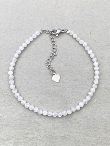 Pulsera de Piedra Lunar Arcoíris, Joyería Delicada con Piedras Preciosas, Cuentas Microfacetadas, Pulsera de Cristal, Joyería Minimalista, Pequeñas Piedras Preciosas - Product Image 2
