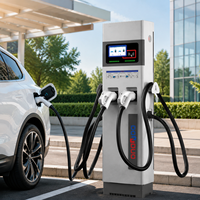 Station de recharge rapide pour véhicules électriques à courant continu (CC) avec plusieurs pistolets et système de gestion intelligente de l'énergie