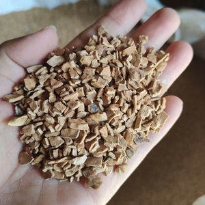 Arena de nuez y almendra desodorizante de 1.5 kg para cama de pollos y codornices en jaulas de cría. - Product Image 2