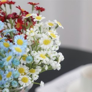 Fleurs artificielles en soie de haute qualité KIKI Natural Style, marguerites, camomilles, petites fleurs décoratives de 27 cm - Product Image 4