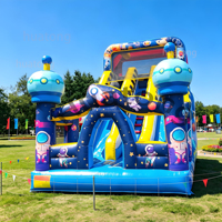 Structure gonflable combinée toboggan et château sauteur, thème astronaute, qualité professionnelle, pour location événementielle